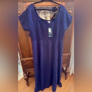 NAVY SHIRRED TOP MAXI DRESS. NEW W/TAGS!